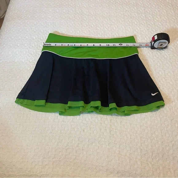Nike‎ Black and Green Athletic Skater Skirt - Picture 4 of 7